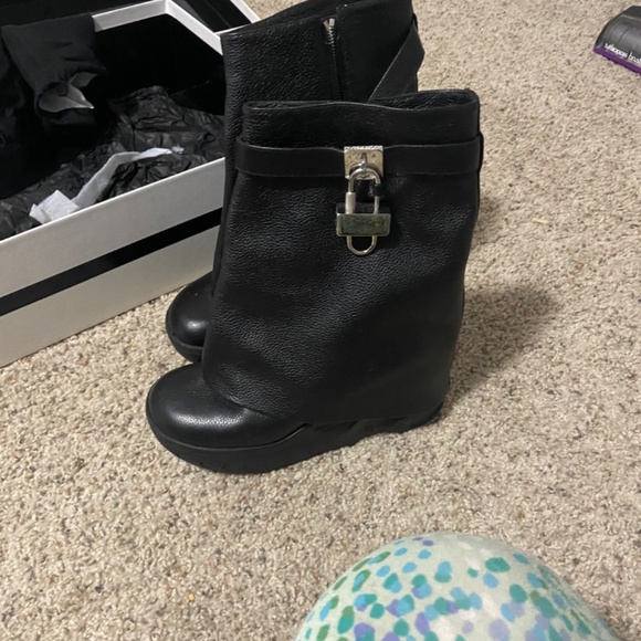 Boots - Picture 2 of 10